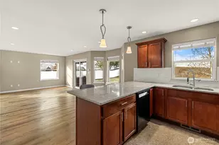 582 S James Ave, East Wenatchee, WA 98802 - Photo 11