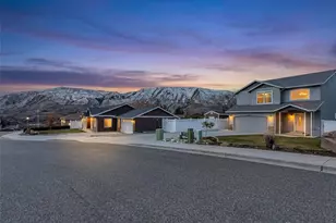 582 S James Ave, East Wenatchee, WA 98802 - Photo 29