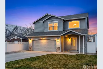 582 S James Avenue, East Wenatchee, WA 98802 - Photo 1