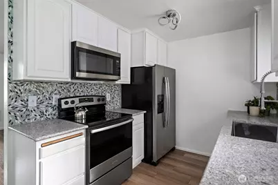 744 Spitfire Lane, Oak Harbor, WA 98277 - Photo 3