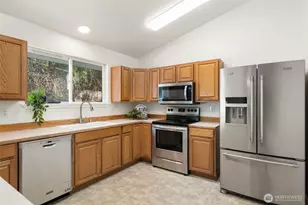 1180 E Trails End Dr, Belfair, WA 98528 - Photo 11