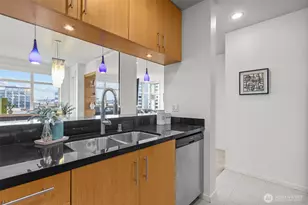 2721 1st Ave, Seattle, WA 98121 - Photo 15