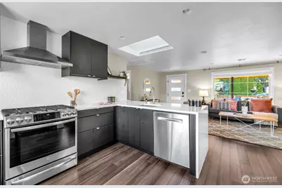 3206 22nd Avenue W, Seattle, WA 98199 - Photo 9