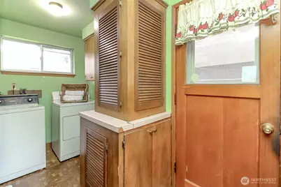 215 E 48th St, Tacoma, WA 98404 - Photo 19