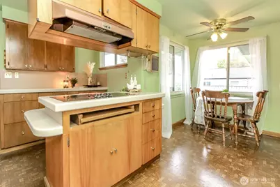 215 E 48th St, Tacoma, WA 98404 - Photo 9