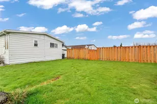 5900 64th St NE, Marysville, WA 98270 - Photo 23