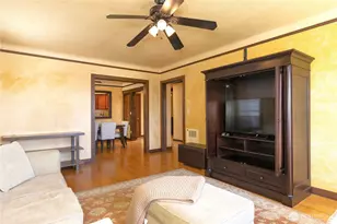 16 Valley St, Seattle, WA 98109 - Photo 31