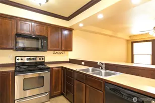 16 Valley St, Seattle, WA 98109 - Photo 19