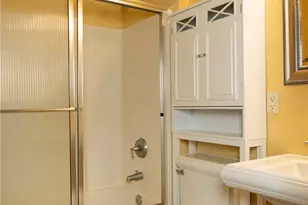 16 Valley St, Seattle, WA 98109 - Photo 35