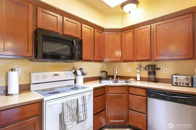 16 Valley Street, Seattle, WA 98109 - Photo 27