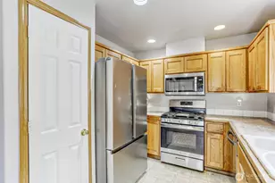 2012 147th Pl SW, Lynnwood, WA 98087 - Photo 3