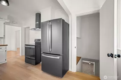 828 Hoyt Avenue, Everett, WA 98201 - Photo 27