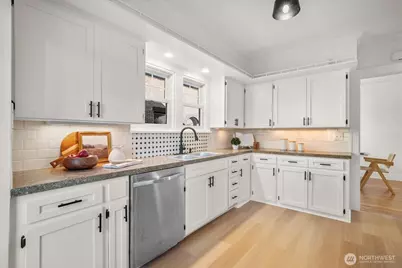 828 Hoyt Avenue, Everett, WA 98201 - Photo 29