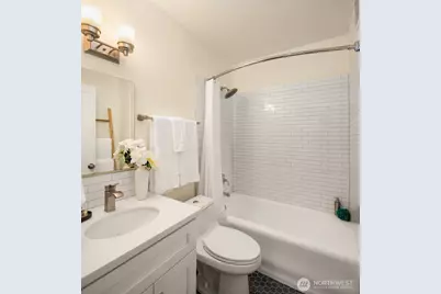 124 Warren Avenue N #302, Seattle, WA 98109 - Photo 15