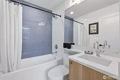 2010 Fairview Avenue E #C, Seattle, WA 98102 - Photo 23