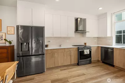 8606 Linden Avenue N, Seattle, WA 98103 - Photo 11