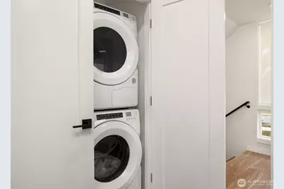 8606 Linden Avenue N, Seattle, WA 98103 - Photo 21