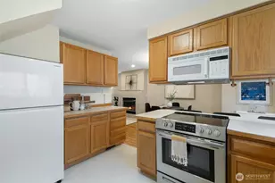 2801 NE 130th St, Seattle, WA 98125 - Photo 9