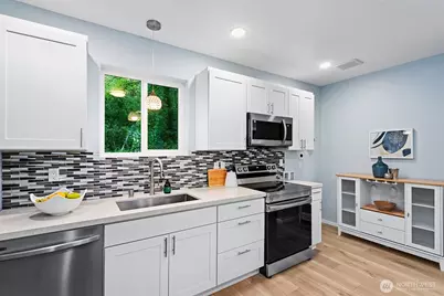 3265 31st Avenue SW, Seattle, WA 98126 - Photo 9