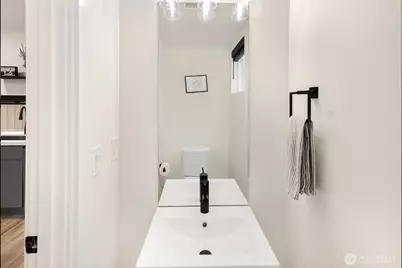 820 B S Rose Street, Seattle, WA 98108 - Photo 9