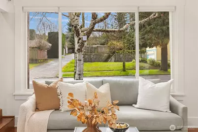 516 W Howe Street, Seattle, WA 98119 - Photo 5