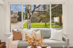 516 W Howe St, Seattle, WA 98119 - Photo 5