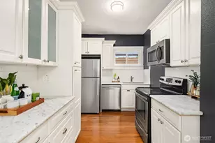 516 W Howe St, Seattle, WA 98119 - Photo 17