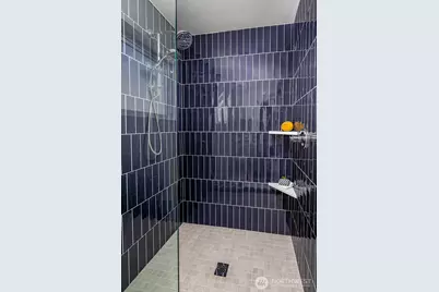 8321 25th Avenue NW #B, Seattle, WA 98117 - Photo 17