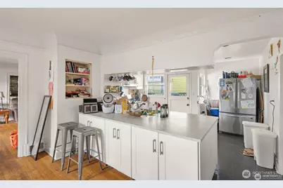 341 NE 51st Street, Seattle, WA 98105 - Photo 9
