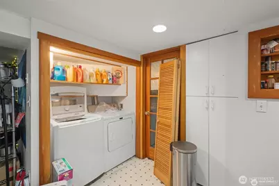 341 NE 51st Street, Seattle, WA 98105 - Photo 17