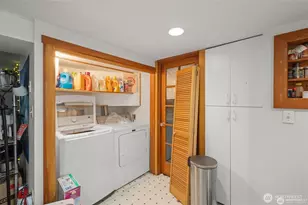 341 NE 51st St, Seattle, WA 98105 - Photo 17