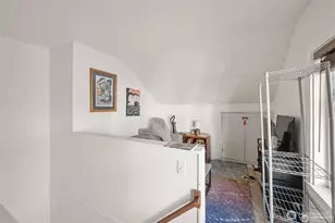 341 NE 51st St, Seattle, WA 98105 - Photo 19