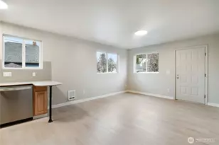 122 S Baker St, Mount Vernon, WA 98273 - Photo 5