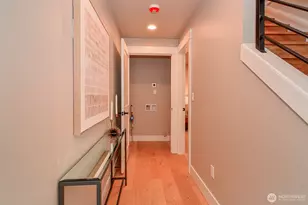 4319 SW 102nd St, Seattle, WA 98146 - Photo 9