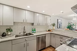 9320 NE Juanita Dr, Kirkland, WA 98034 - Photo 3