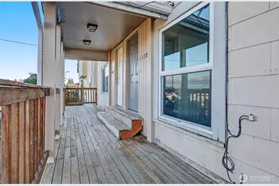 1328 Chestnut Street, Everett, WA 98201 - Photo 3