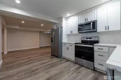 9359 Forest Court SW #B, Seattle, WA 98136 - Photo 9