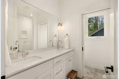 9581 NE Sigrids Court, Bainbridge Island, WA 98110 - Photo 29