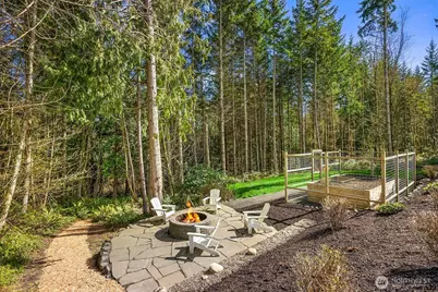 9581 NE Sigrids Court, Bainbridge Island, WA 98110 - Photo 39