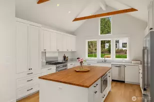 9581 NE Sigrids Ct, Bainbridge Island, WA 98110 - Photo 17