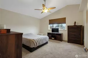 16566 Rainier View Dr SE, Yelm, WA 98597 - Photo 17