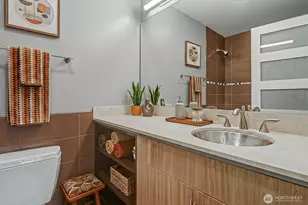 500 5th Ave W, Seattle, WA 98119 - Photo 9