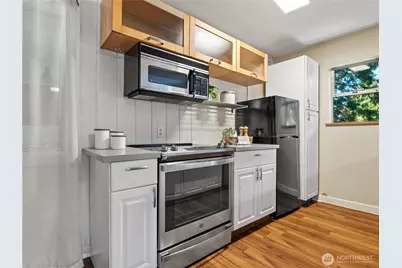 465 Winslow Way E #108, Bainbridge Island, WA 98110 - Photo 11