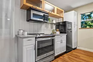 465 Winslow Way E, Bainbridge Island, WA 98110 - Photo 11