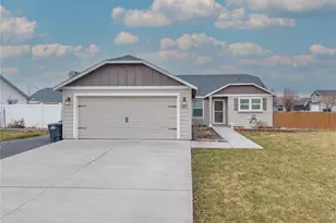 1412 E Megan Dr, Moses Lake, WA 98837 - Photo 1
