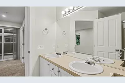 1500 S 18th St #D202, Renton, WA 98055 - Photo 15