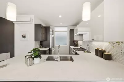 1926 Ferry Avenue SW, Seattle, WA 98116 - Photo 5