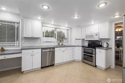 8705 Rivercrest Avenue, Everett, WA 98208 - Photo 11