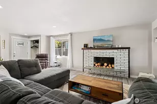 34 4th St S, Pacific Beach, WA 98571 - Photo 3
