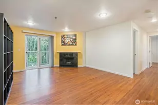 975 Aberdeen Ave NE, Renton, WA 98056 - Photo 3